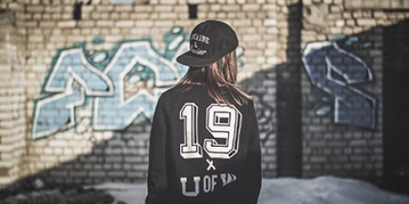 Snapback cap with adjustable closure, perfect for uniforms and promotions